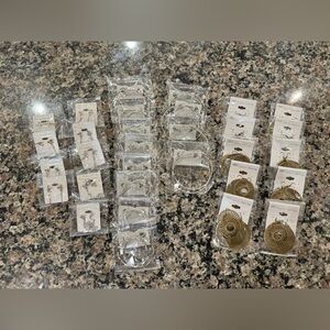 NWT 31 Pairs of Fashion Earrings